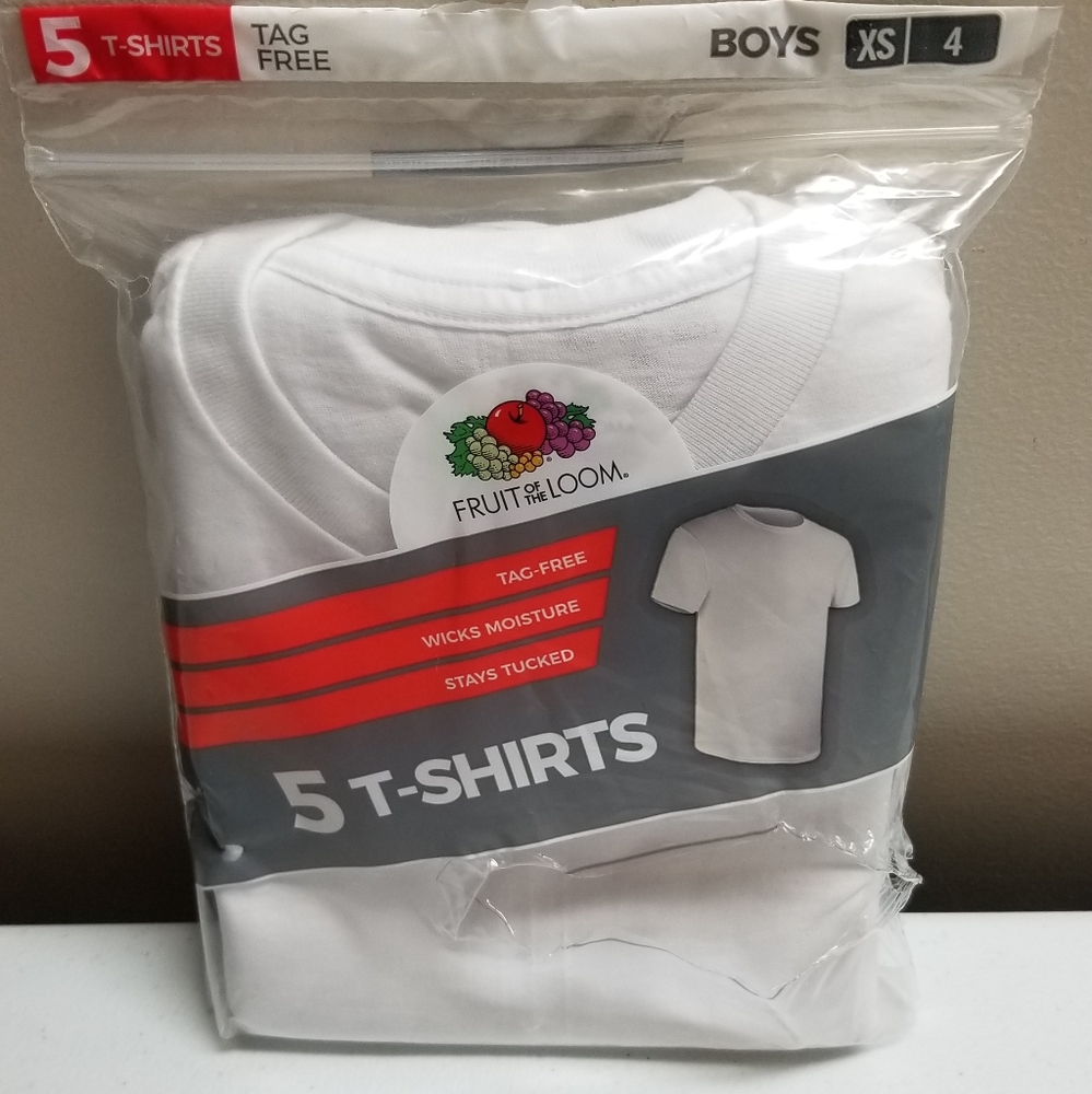 5/pk T- shirts Boys Small‎ Size 4 White tag free